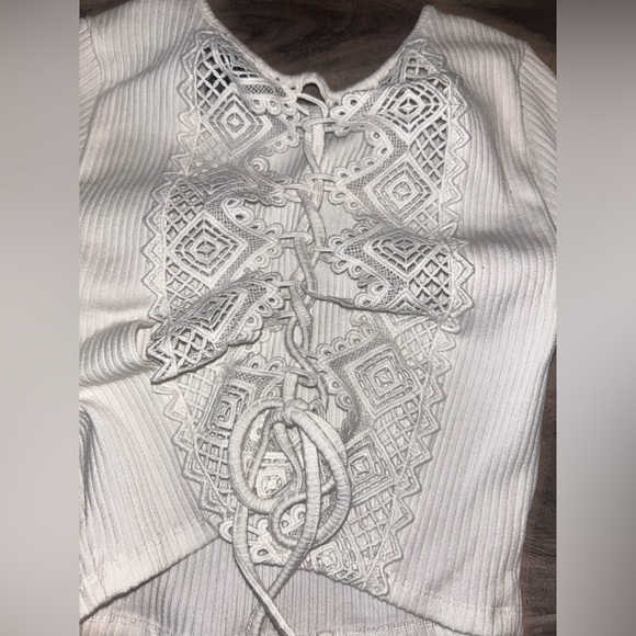 T-shirt with laced back - Picture 4 of 4